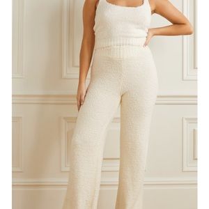 SKIMS Cozy knit 2 piece white set like new condition